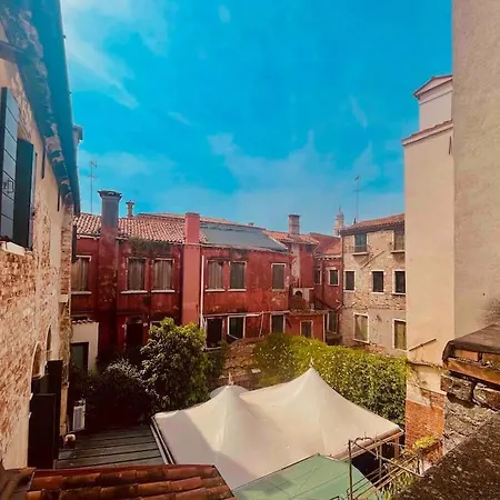 Apartment Con Terrazza Ed Accogliente Venice