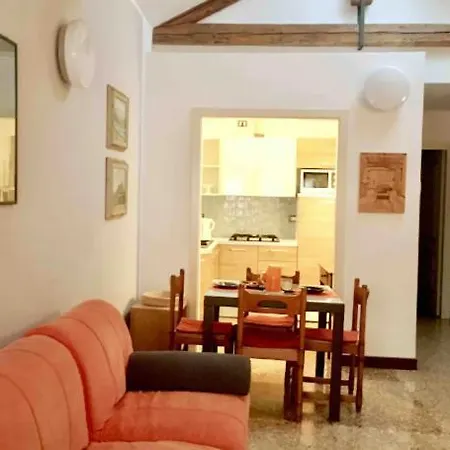 Apartment Con Terrazza Ed Accogliente Venice