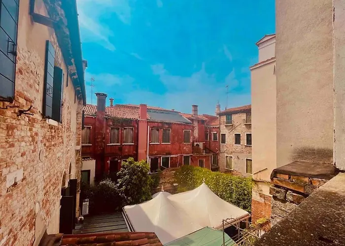 Apartment Casa Con Terrazza In Campo San Toma Venedig